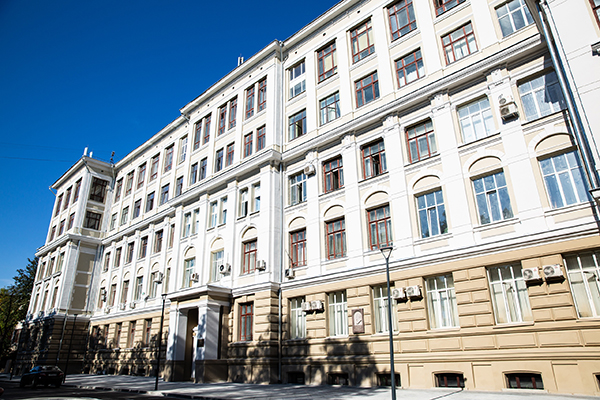 Высшему химическому колледжу Российской академии наук РХТУ будет присвоен  статус факультета