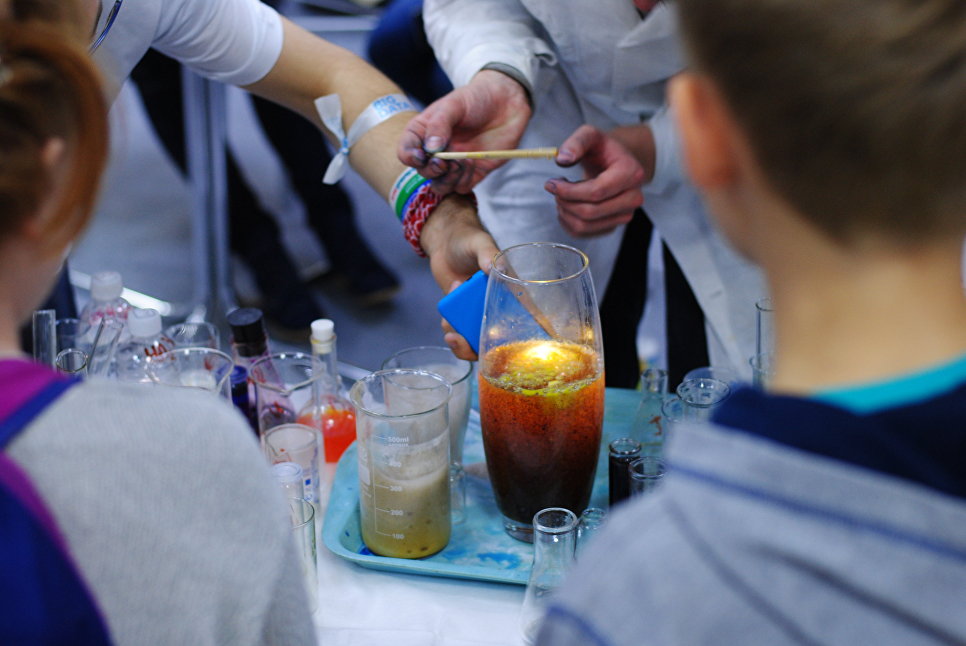 РХТУ имени Менделеева создаст детский технопарк по направлению «химия»